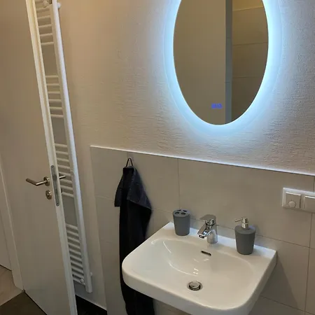 Haus Benz Fuer 8 Personen - 4 M. Dusche Vollausstattung 1km V. Wittenberge Baustelle A14 Parkplaetze Grill Gemeinschaftskueche Eickerhoefe