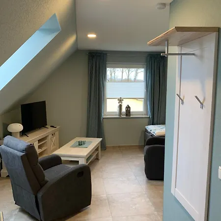 Appartement Haus Benz Fuer 8 Personen - 4 M. Dusche Vollausstattung 1km V. Wittenberge Baustelle A14 Parkplaetze Grill Gemeinschaftskueche