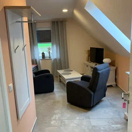 Haus Benz Fuer 8 Personen - 4 M. Dusche Vollausstattung 1km V. Wittenberge Baustelle A14 Parkplaetze Grill Gemeinschaftskueche Appartement *