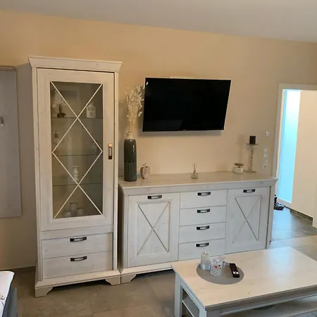 Haus Benz Fuer 8 Personen - 4 M. Dusche Vollausstattung 1km V. Wittenberge Baustelle A14 Parkplaetze Grill Gemeinschaftskueche * Eickerhoefe