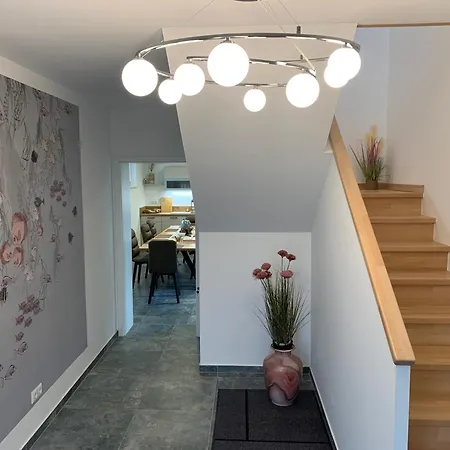 Haus Benz Fuer 8 Personen - 4 M. Dusche Vollausstattung 1km V. Wittenberge Baustelle A14 Parkplaetze Grill Gemeinschaftskueche Appartement *