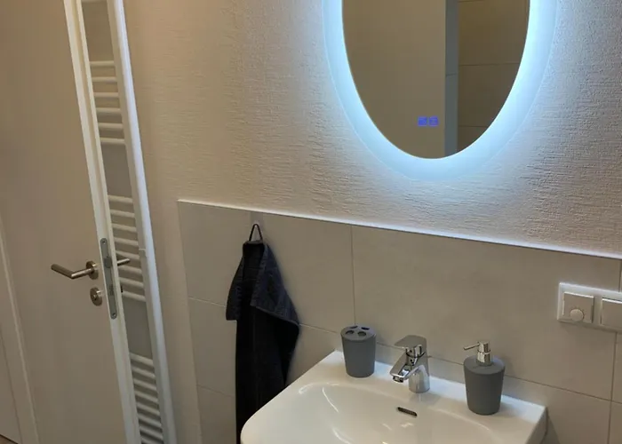 Haus Benz Fuer 8 Personen - 4 M. Dusche Vollausstattung 1km V. Wittenberge Baustelle A14 Parkplaetze Grill Gemeinschaftskueche Eickerhoefe