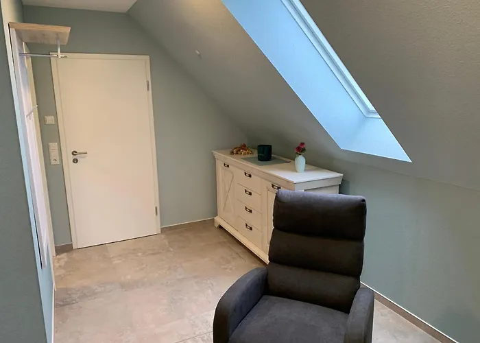 Haus Benz Fuer 8 Personen - 4 M. Dusche Vollausstattung 1km V. Wittenberge Baustelle A14 Parkplaetze Grill Gemeinschaftskueche アパート