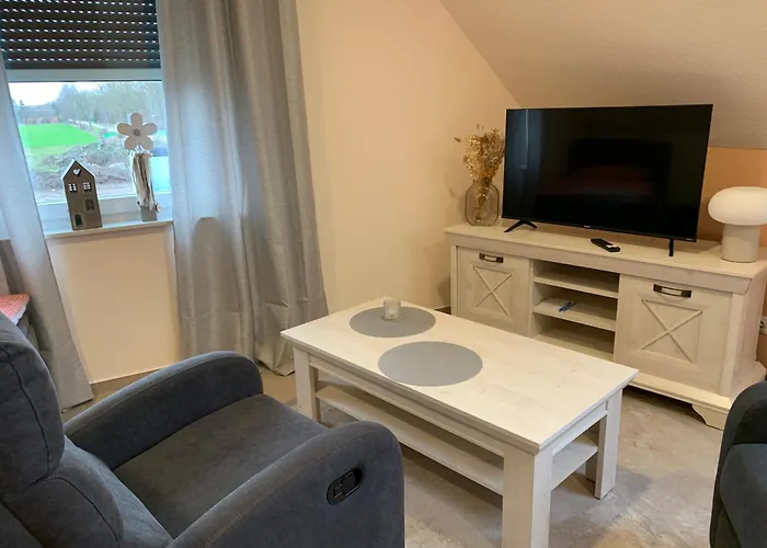 アパート Haus Benz Fuer 8 Personen - 4 M. Dusche Vollausstattung 1km V. Wittenberge Baustelle A14 Parkplaetze Grill Gemeinschaftskueche