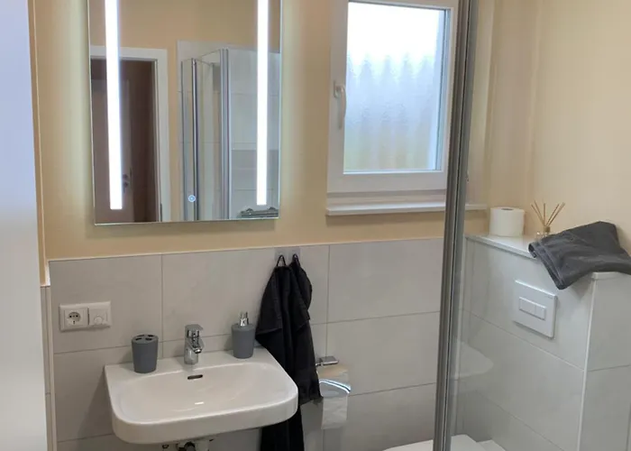 Haus Benz Fuer 8 Personen - 4 M. Dusche Vollausstattung 1km V. Wittenberge Baustelle A14 Parkplaetze Grill Gemeinschaftskueche * Eickerhoefe