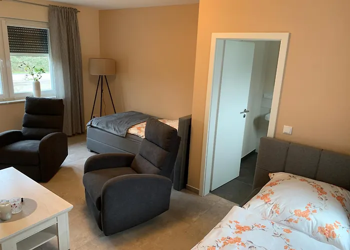 Haus Benz Fuer 8 Personen - 4 M. Dusche Vollausstattung 1km V. Wittenberge Baustelle A14 Parkplaetze Grill Gemeinschaftskueche Eickerhoefe