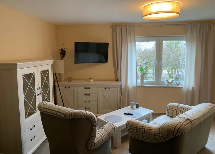 Haus Benz Fuer 8 Personen - 4 M. Dusche Vollausstattung 1km V. Wittenberge Baustelle A14 Parkplaetze Grill Gemeinschaftskueche